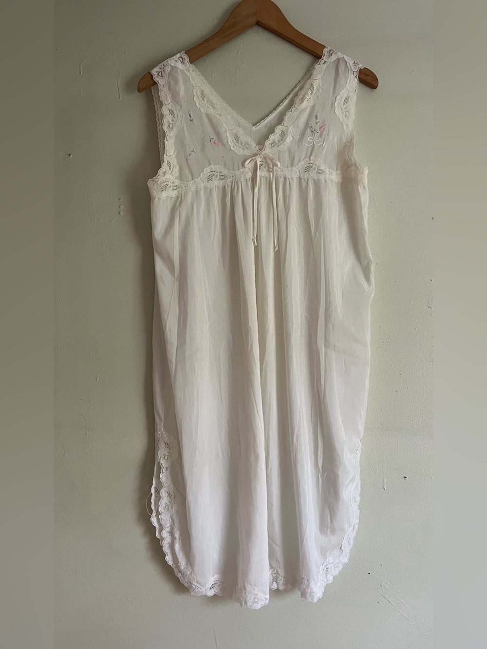 Women's Lace-Trim Cotton Nightgown in Ivory